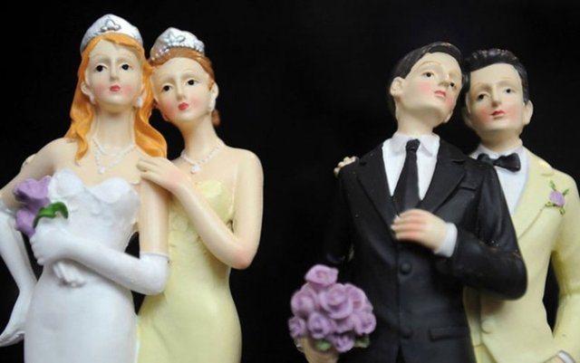 The Guardian'ın haberine göre; ailelerinin eşcinsel olduğunu hangi yaşlarında öğrendiklerini anlatan çocuklar aileleriyle ilgili gerçekleri anlattı.