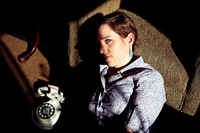 Elizabeth Castellana"Bana 'Kimliğimle yüzleşmemin vakti geldi' dedi ve ben de 'Eşcinsel misin?' diye sordum. 'Emin olacağım bir deneyimim henüz olmadı' dedi. Sanırım ben de sonra 'Baba, ben eşcinsel olduğundan oldukça eminim' dedim."  -