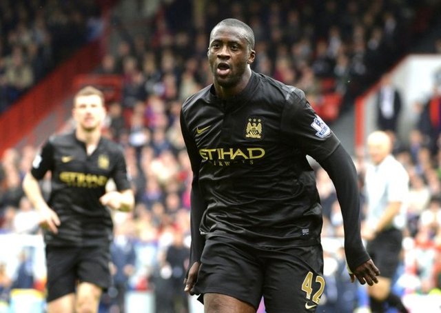 9- Yaya Toure (Manchester City) - Kazanç: 21 milyon Dolar - Maaş: 18 milyon Dolar - Ciro: 3 milyon Dolar