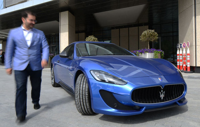 Ghibli'nin,Maserati'nin tarihinde bir ilk olan 3.0 litrelik V6 dizel motoru,100 kilometrede ortalama 6 litrelik yakıt tüketiyor. Araç,275 HP güç ve 600 Nm tork ile 0'dan 100 kilometre hıza 6.3 saniyede çıkarken,saatte 250 kilometre maksimum hıza ulaşıyor.