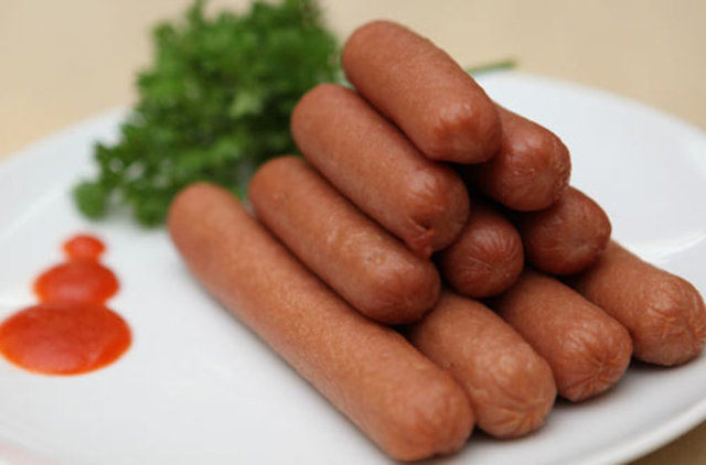 Sosis: Amerika Çocuk Hastalıkları Akademisi'nin araştırmasına göre, sosisler, çocuklarda boğulma tehlikesi arz ediyor.