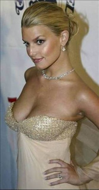 Jessica Simpson - Escalade -