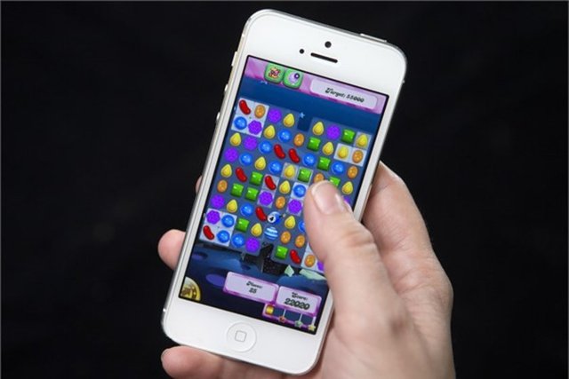 iPhone -  - 2007'de piyasaya çıkmasından bu yana farklı modellerde toplam 516 milyon adet satan iPhone, dünyanın en çok satan telefonu konumunda.
