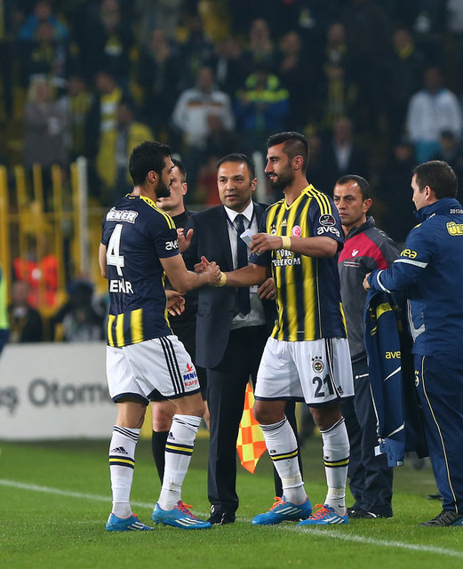 Volkan Demirel ise "Karşı tarafa küfür etmektense böyle bir espri daha güzel ve anlamlı oldu! Kesinlikle yanlış anlaşılsın istemiyoruz" ifadelerini kullandı.