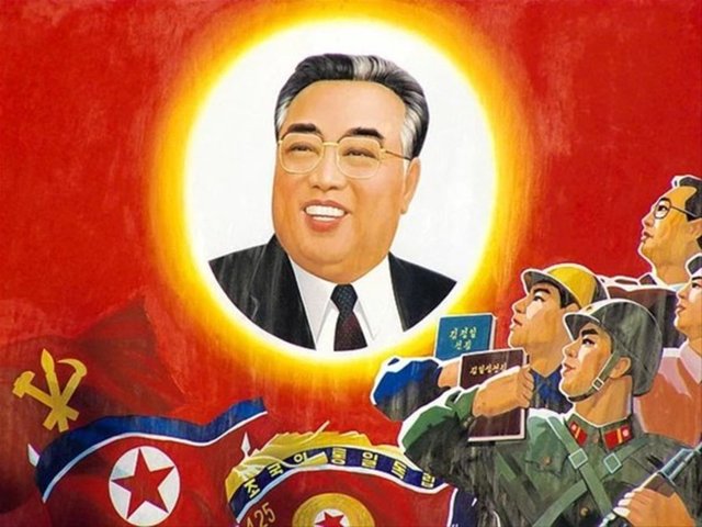 "Her sabah 5'te uyanıyorduk. Hükümdar Kim-il Sung'un yaşamı ve Juche üzerine öğretilere maruz bırakılıyorduk." -  Juche, "özgüven" olarak Türkçeleştirilebilir. Kuzey Kore milli ideolojisini oluşturan değerler bütününü temsil ediyor. -  