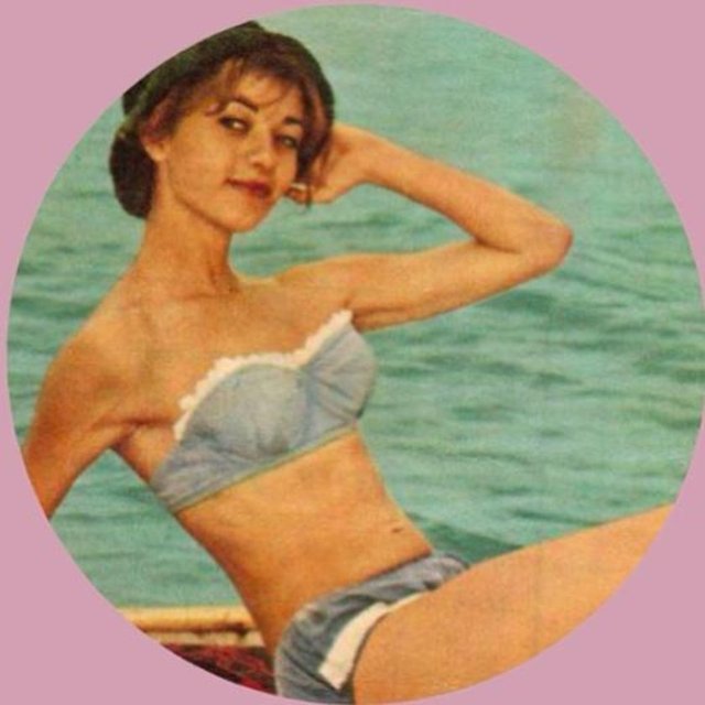 DENİZ UĞUR - Annem; Canım, kolum kanadım, gücüm, idolüm, bitanem, kraliçem, her şeyim