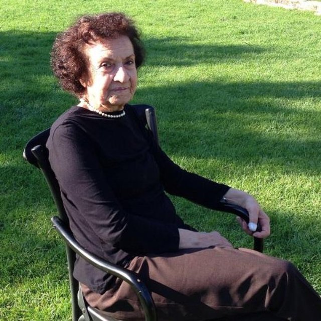 DEMET AKBAĞ - Canım annecim , can annecim , tam annecim, Anneler Günün kutlu olsun