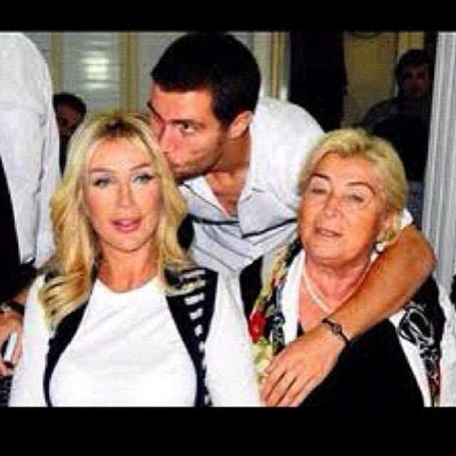 OĞULCAN ENGİN - Canım Annem , anneannem Anneler Günü'nüz kutlu olsun her şeylerim