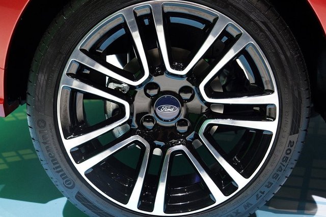 "Yeni Courier ile Ford'un yeni ticari araç ürün gamını tamamlamış bulunuyoruz."