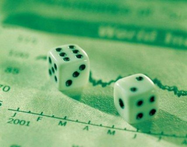 Zengin olmak için kesinlikle risk almalı ve doğru zamanda doğru yatırımlar yapmalısınız.