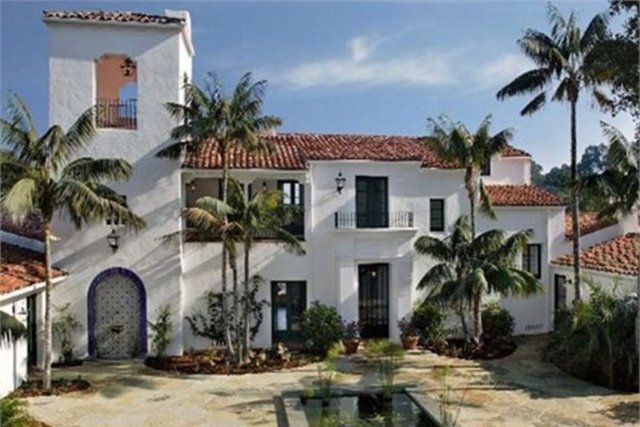 - Eric Schmidt- Londra'da ev - Google Başkanı Eric Schmidt, tatil için Londra'daki evini tercih ederken, aynı zamanda ABD'li ünlü sunucu Ellen DeGeneres'in eski evini 20 milyon dolara satın almıştı.