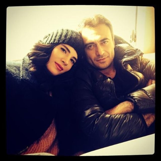 Kutsi, eşi Bayraktutar'la boşanacakları haberlerine ise, "Ben diyorum ki, öyle bir dava yok" diyerek, yalanladı.