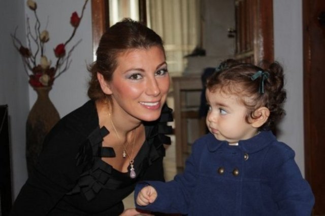 Sinem Hanım, Kutsi'ye eğer boşanırlarsa hakkında bütün bildiklerini basına anlatacağını söyleyerek ültimatom verdi.