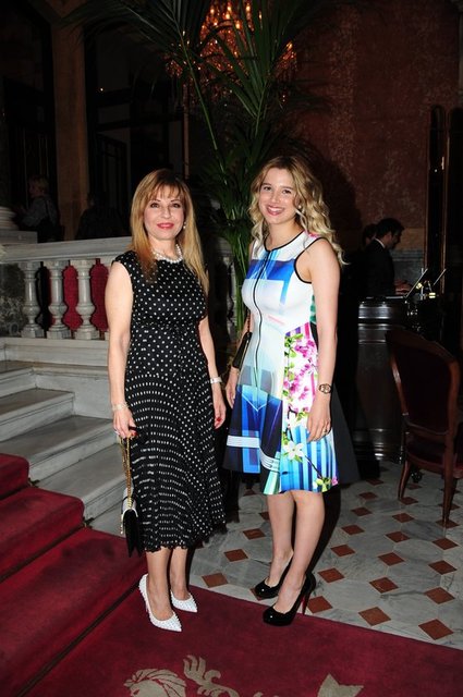 NESLİHAN, PINAR SABANCI 