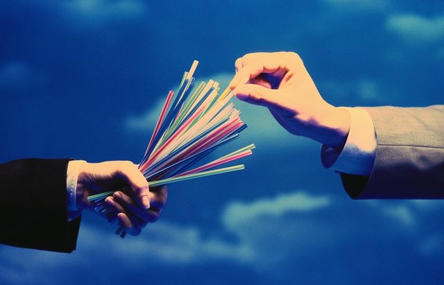 Belki de 'Çıkmaz' Demenin Vaktidir   -  - Şans oyunları umut kapınız olduysa ve bu bir tür alışkanlıksa bu harcamadan kurtulmanın vakti gelmiş olabilir. 'Daha çoğunu kazanacağım' telaşıyla yapılan bu harcamaları hayatınızdan çıkarın.  -