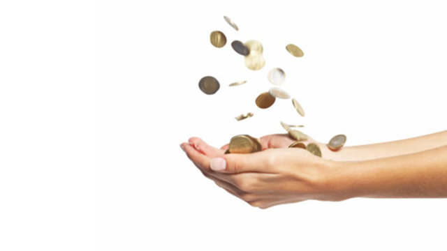 Örneğin, Las Vegaslı milyoner David Sapper, yılda 500 bin dolar kazanmasına rağmen aylık harcamasını 2 bin 500 dolarla sınırlıyor. Kendisi böylece daha erken emekli olabileceğini söylüyor.