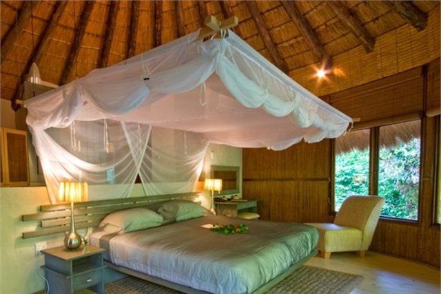 - Thonga Oteli -  -  - Güney Afrika'daki bu tesis egzotik olduğu kadar lüks bir tatil için ideal adres olarak gösteriliyor.  -