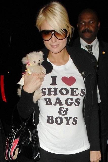 İlla ki mesaj veren t-shirtler. Söylemek istediğinizi bırakın tshirt'ünüz söylesin.