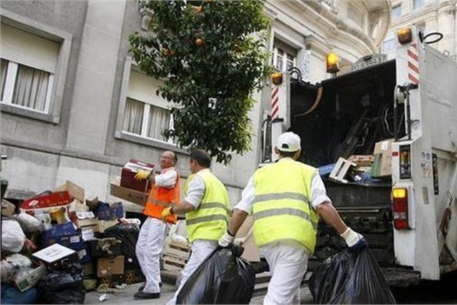 Dünyanın en tehlikeli meslekleriAtık ve geri dönüştürülebilir maddeleri toplama uzmanları  -
