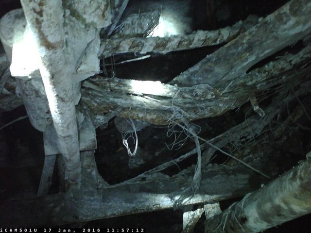 Kömür üretiminde kullanılan, ray ve vagonların, havalandırma borularının eğilip, büküldüğü, eriyip parçalandığı görüldü. 