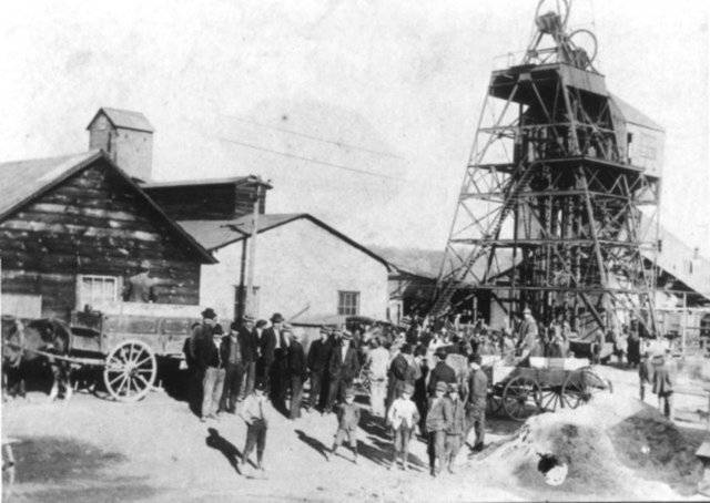 ÇİN - LAOBAIDONG / 1960: -  - Çin'in Şanzi eyaletinde Datong yakınında bulunan Laobaidong kömür madeninde 9 Mayıs 1960 tarihinde metan gazı patlamasının yol açtığı kazada, 684 kişi hayatını kaybetti.  -