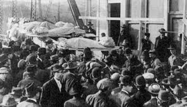 Patlamanın madencilerden birinin lambasından kaynaklandığından şüpheleniliyordu.