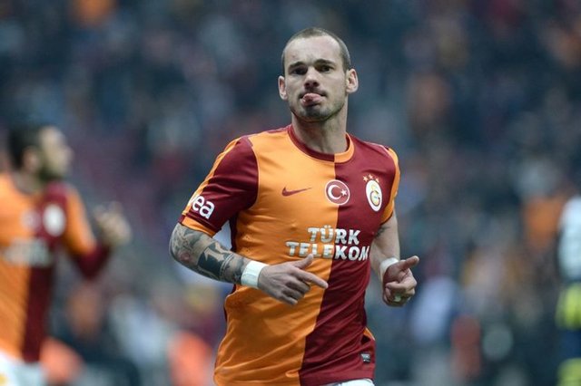 -  - Wesley Sneijder - Hollanda (Galatasaray)