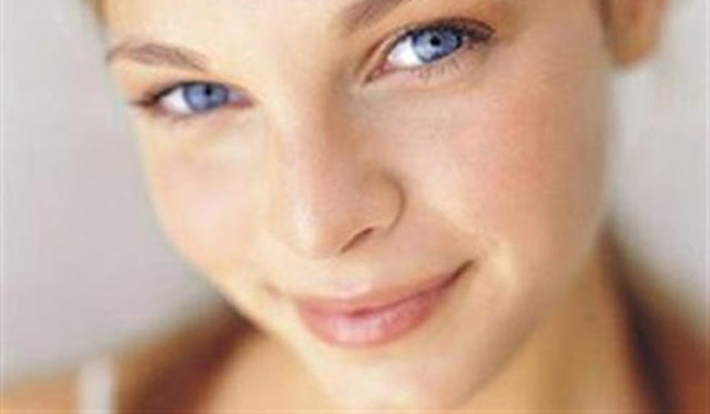 CİLT PROBLEMLERİ: Dehidratasyon deri yoluyla toksinlerin atılmasını bozmakta ve her türlü cilt problemi için savunmasız hale getirmektedir; dermatit, sedef, kırışıklık...