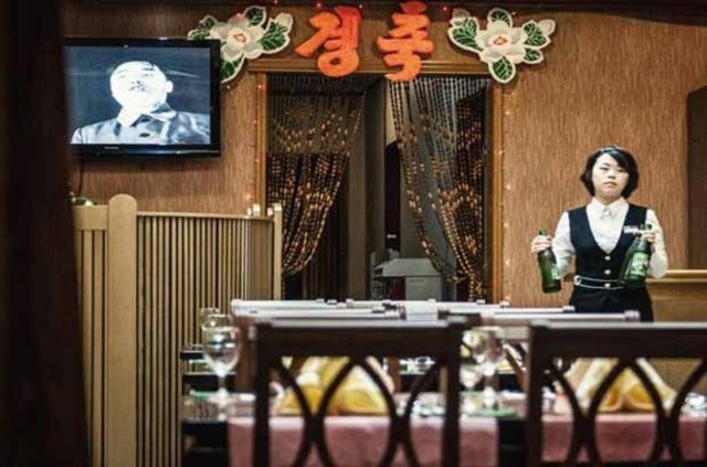 Fotoğrafçı ülke halkınınyabancılar ile hemen hemen hiç iletişim kurmadığını söyledi.