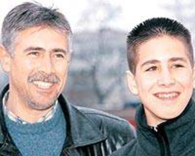 Yüksel Er, o dönemde yaptığı açıklamada, ''Çok  mutluyum. Oğlum Eser ve 4 yaşındaki kızım Ecem'i düşünerek hayatta kaldım.  Depremden sonra 4 günü bir kapının altında geçirdim. evletime, insanlarımıza çok teşekkür ediyorum'' demişti.