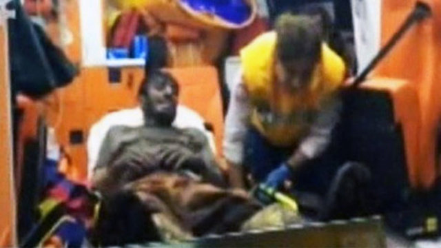 Soma faciasının çocukluk travmalarını canlandırdığını söyleyen Metin, kazadan kurtulup ambulansa bindirilirken, "Çizmemi çıkarayım mı, sedye kirlenmesin" sözleriyle Türkiye'yi ağlatan madenci Murat Yalçın'ın ev borcunu üstlendi.