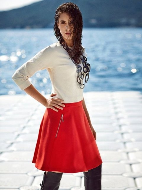 HANDE DOĞANDEMİR  Güzel oyuncu Hande Doğandemir'in ilginç bir rahatsızlığı ortaya çıkmıştı.