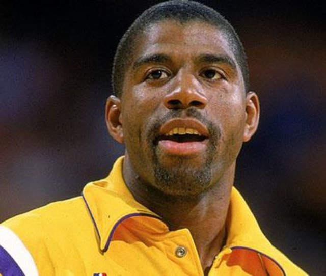 Basketbol sahalarının yıldızı Magic Johnson, 22 yıl önce AIDS taşıyıcısı olduğunu açıklamıştı.