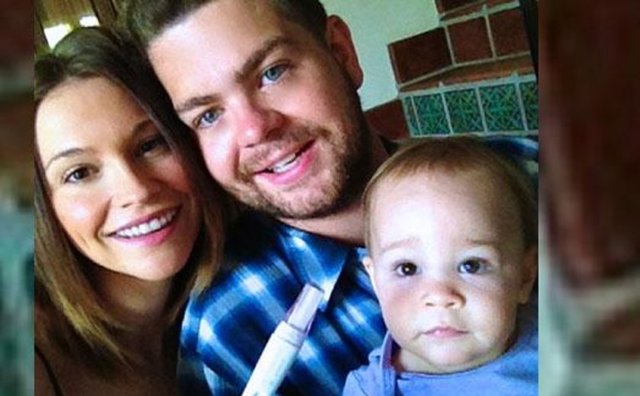 Henüz 20'li yaşlarının ikinci yarısında olan Osbourne hastalığı ile ilgili deneyimlerini sosyal medyada da paylaşıyor zaman zaman.