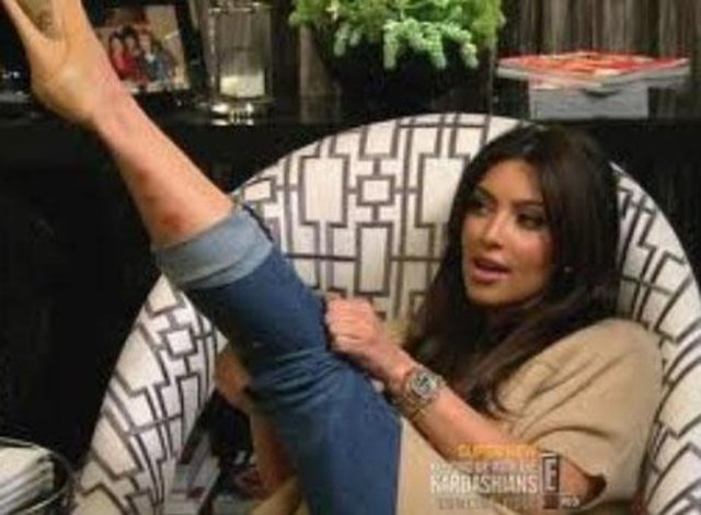 Bir dönem hastalık yüzünden derisinde oluşan dökültüleri de canlı yayınlanan reality show programında böyle göstermişti.