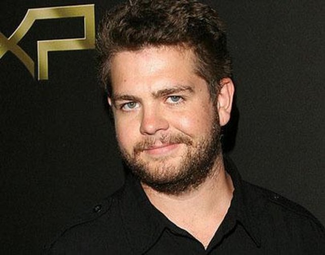 Ünlü müzisyen Ozzy Osbourne ile Sharon Osbourne'un oğlu Jack ise MS hastası. Üstelik de bunu eşi Lisa ile birlikte ilk bebeklerinin dünyaya gelişinin heyecanını yaşarken öğrendi.