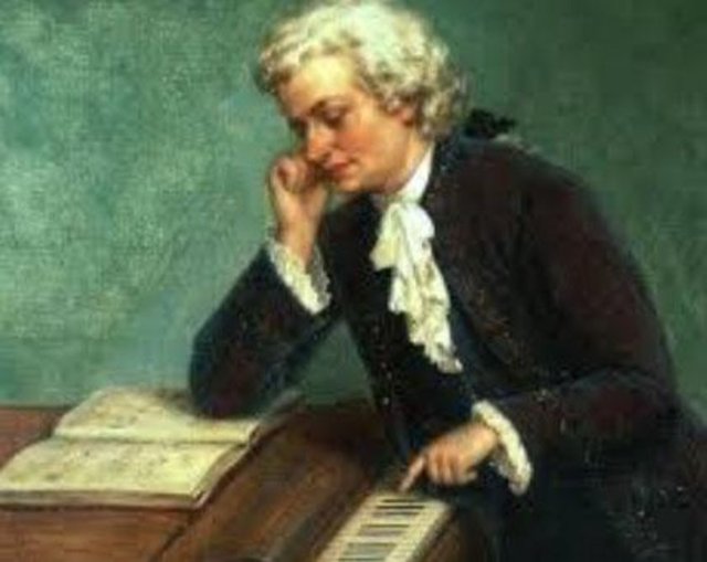 Ünlü besteci Wolfgang Amadeus Mozart'ın da Tourette sendromuna sahip olduğu ileri sürülmüştü.