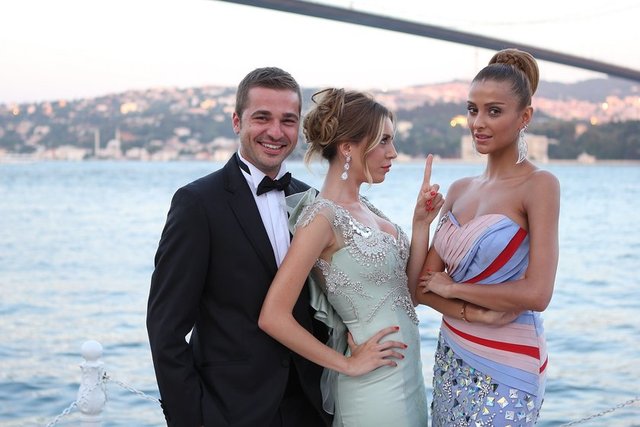 Romantik Komedi 2: Bekarlığa Veda, bu akşam saat 20.00’de Show TV’de!