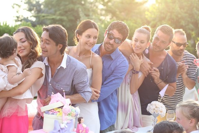 Romantik Komedi 2: Bekarlığa Veda, bu akşam saat 20.00’de Show TV’de!