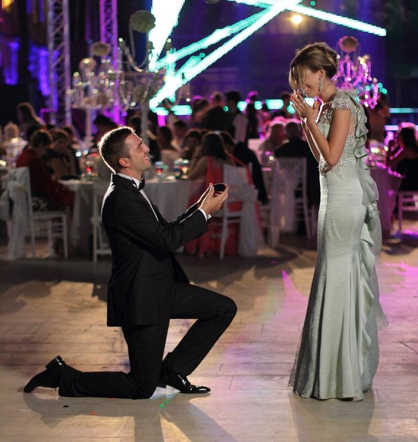 Romantik Komedi 2: Bekarlığa Veda, bu akşam saat 20.00’de Show TV’de!