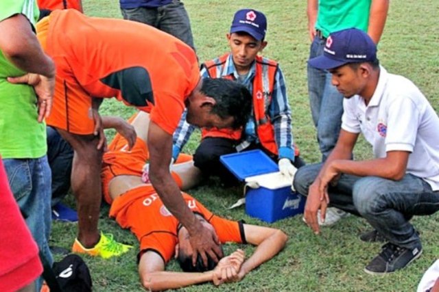 Bağırsaklarına ağır darbe alan Fairuz, acilen ameliyata alınmasına rağmen geçirdiği iç kanama nedeniyle kurtulamayarak birkaç gün içinde vefat etti.