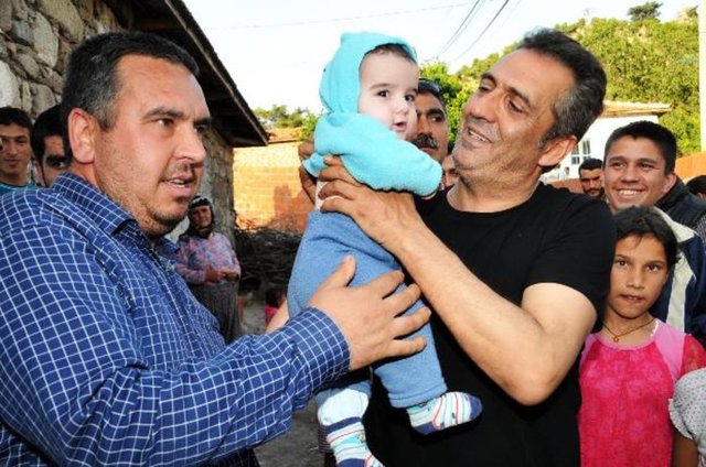 Çalışma şartlarının bu kadar kötü olduğunu buraya gelince anlayabildik. Bir kabusun içinde gibiyiz. Bu olay iki ay sonra unutulur tekrar başka bir faciaya kadar böyle gider, önemli olan bu şartları çok hızlı bir şekilde değiştirmek."