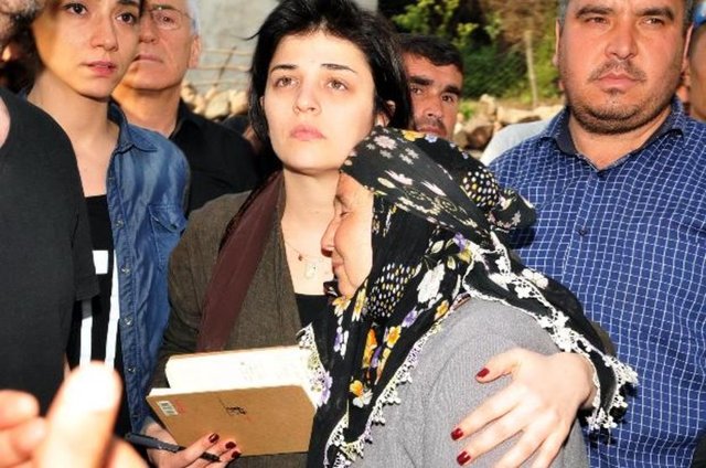 Bu 301 insanın hesabını halkımıza vereceğine inanıyorum. Ulusumuzun başı sağolsun diyorum sanatçı olarak."