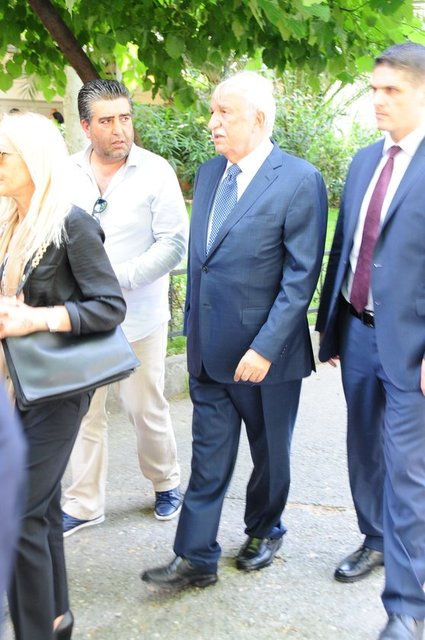 HÜSNÜ ÖZYEĞİN