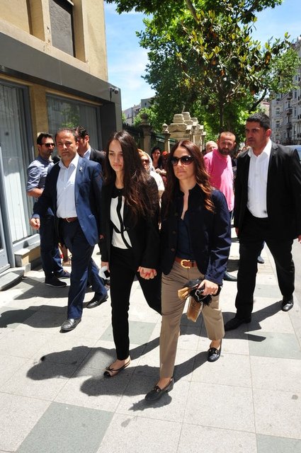 MELİSA TAPAN, SEVİL SABANCI