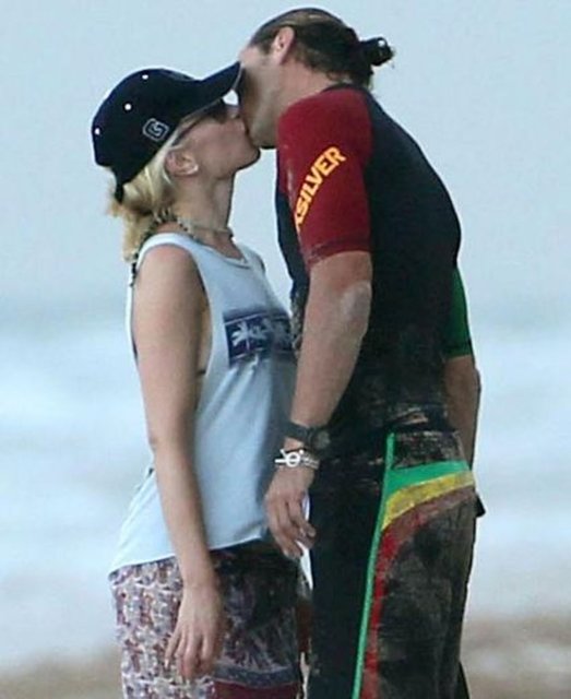Gwen Stefani ve Gavin Rossdale'in tatil öpücüğü.