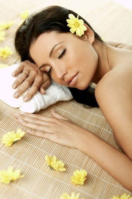 Limonun içinde bulunan antibakteriyel özellik cildinizi temizler ve sivilcelerden eser kalmaz.