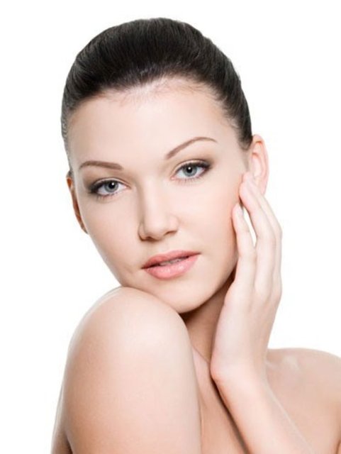 Bu maske cildinizi canlandırmaya ve sivilceleri yok etmeye yardım eder. -