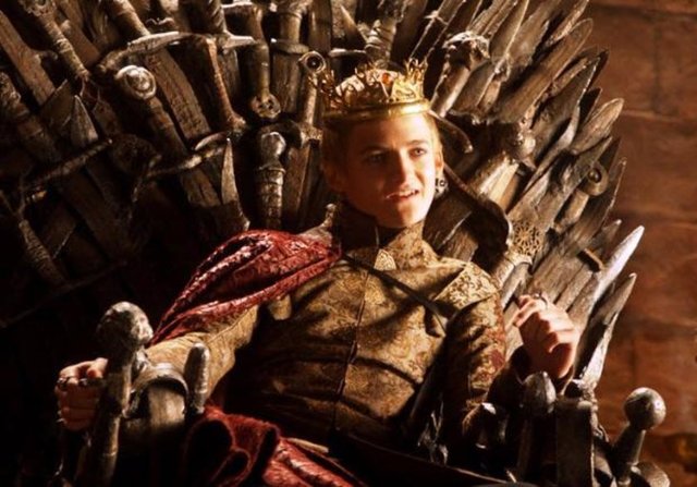 KRAL JOFFREY - Şöhretini Game Of Thrones'un acımasız kralı Joffrey'ye borçlu olan 21 yaşındaki Jack Gleeson, küçük bir çocukken "Batman Başlıyor" filminde rol aldığında yıl 2005'di…  -