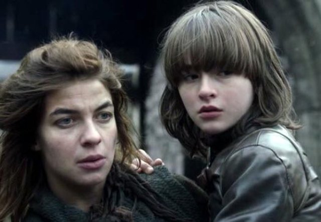OSHA - Stark ailesinin hizmetlilerinden biri olan Osha karakterini canlandırılan Natalia Tena, Harry Potter filminde rol aldı.